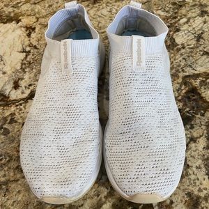 Reebok size 7.5 slip on tennis shoes